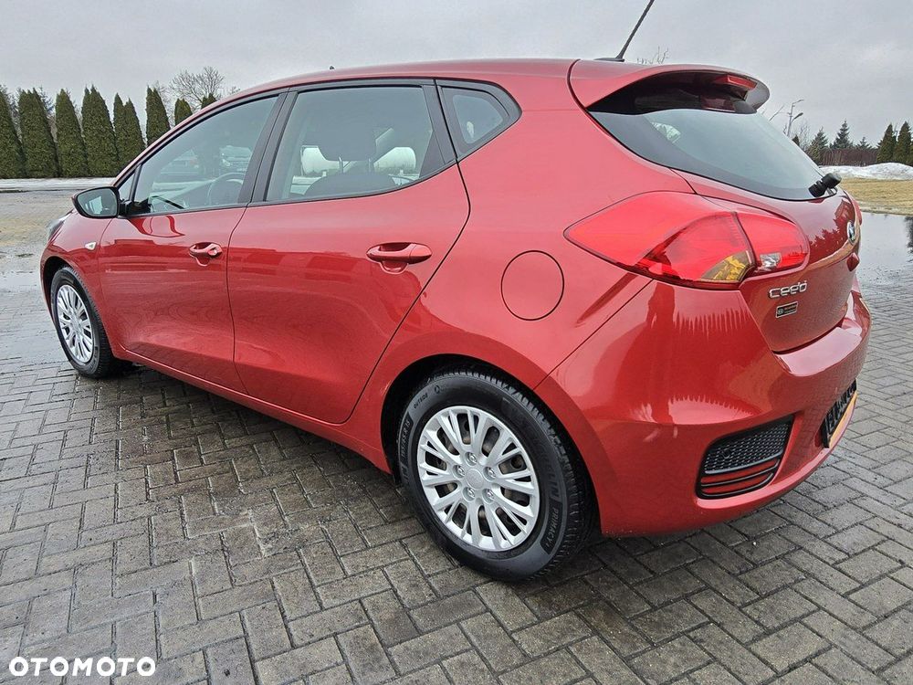 Kia Ceed - 14