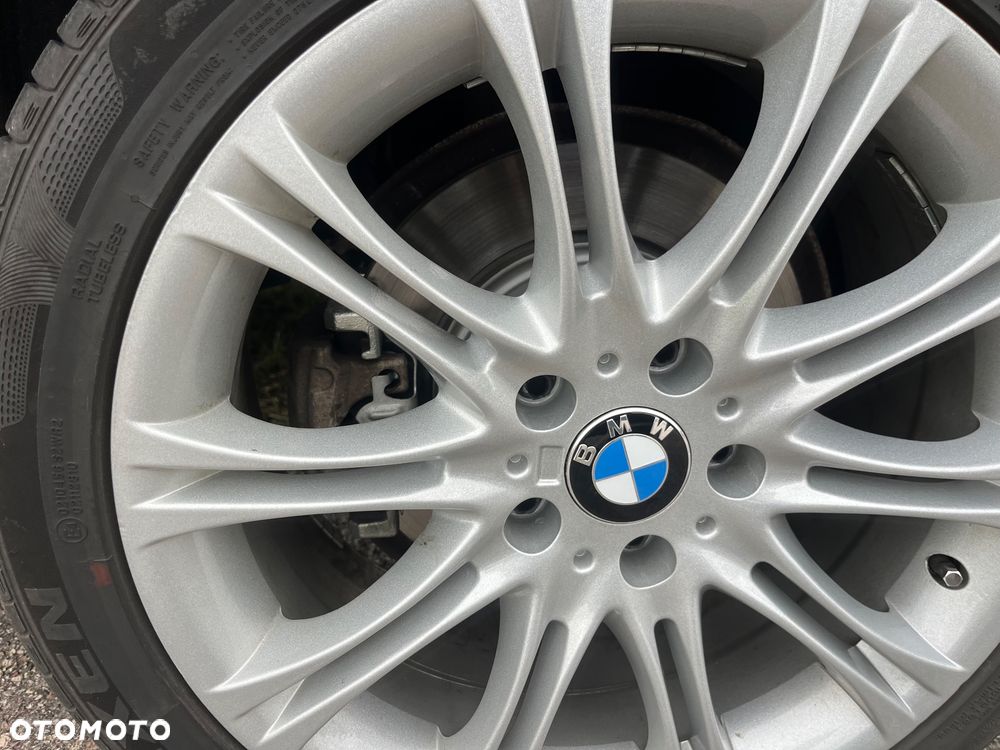 BMW Seria 5 525d xDrive - 32