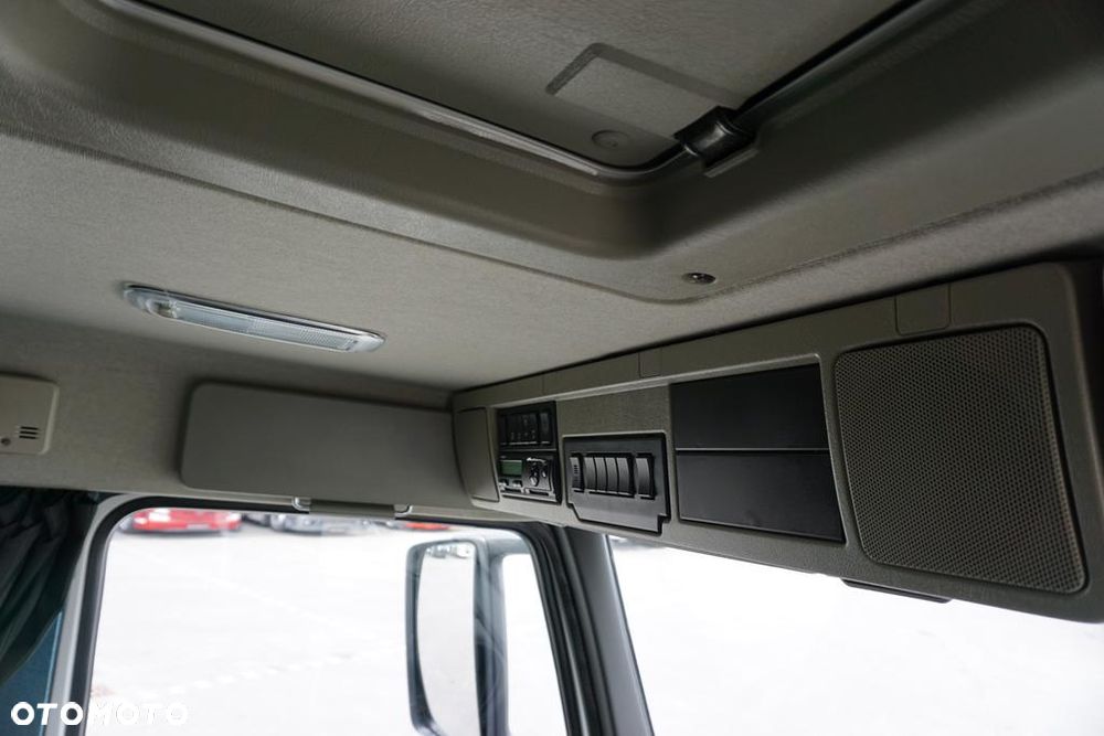 Volvo FM / 500 / 6 X 2 / SKRZYNIOWY + HDS / HMF 3220 K7 / WYS. 18,9 M / OŚ SKRĘTNA - 28