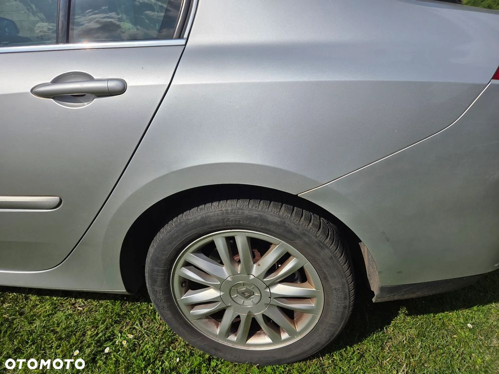 Renault Laguna 2.0 dCi Initiale - 10