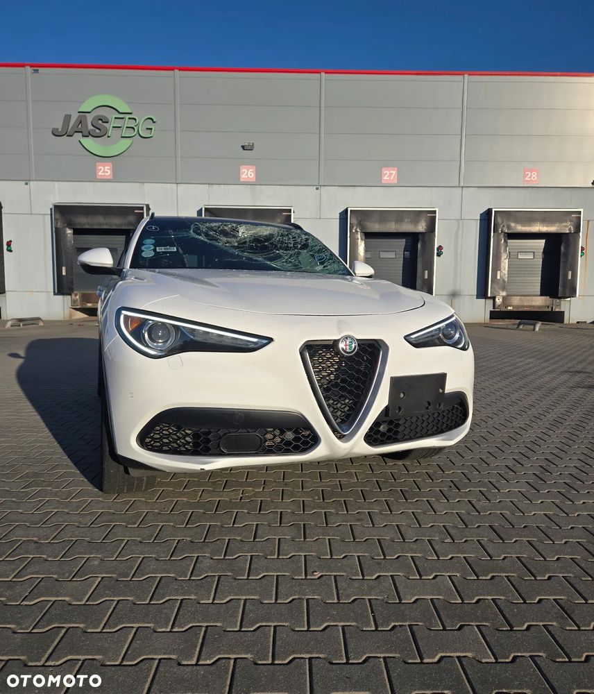 Alfa Romeo Stelvio 2.0 Turbo 16V AT8-Q4 Ti - 3