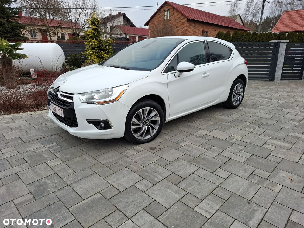 Citroën DS4 HDi 110 SoChic - 1