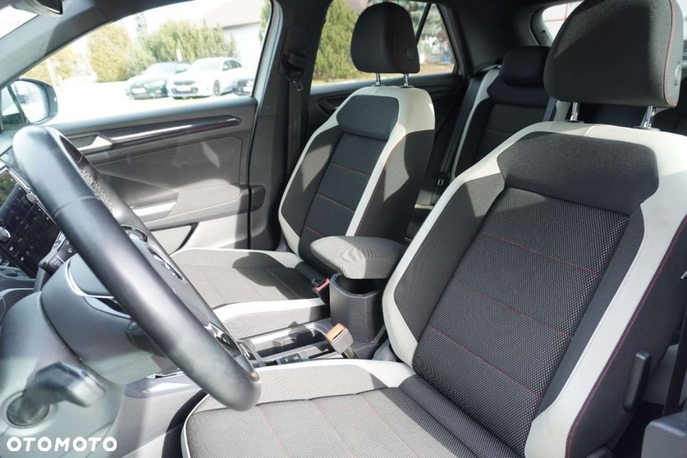 Volkswagen T-Roc - 11
