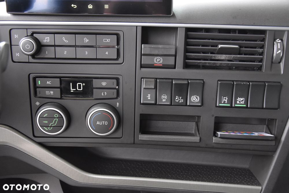 Volvo FH5 540 EURO6 / GLOBETROTTER XL / FULL-LED / KLIMA POSTOJOWA / NAWIGACJA / KAMERY / ALU FELGI / SKÓRY / CAŁY NA PODUSZKACH / TV / FULL OPCJA / STAN IDEALNY ! ! ! - 36
