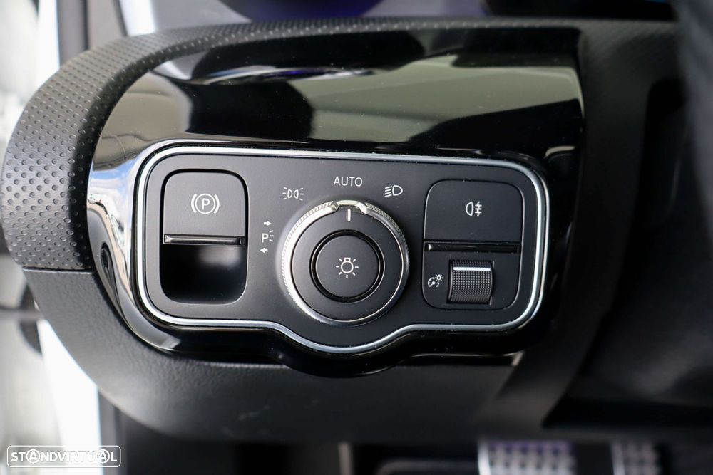 Mercedes-Benz A 180 d AMG Line Aut. - 35