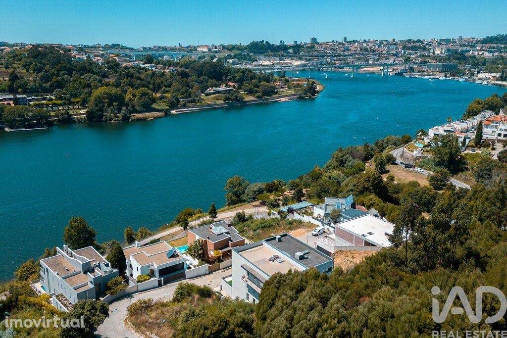 Casa / Villa T6 em Gondomar (São Cosme), Valbom e Jovim de 315,00 m2 - Grande imagem: 2/27