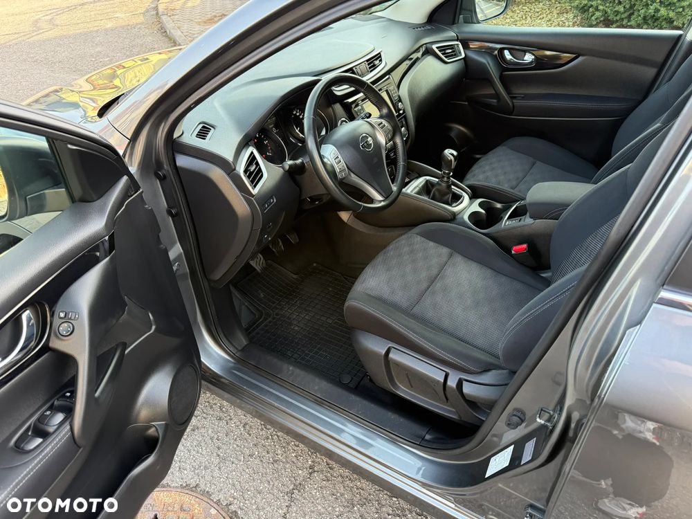 Nissan Qashqai 1.5 dCi TEKNA - 24