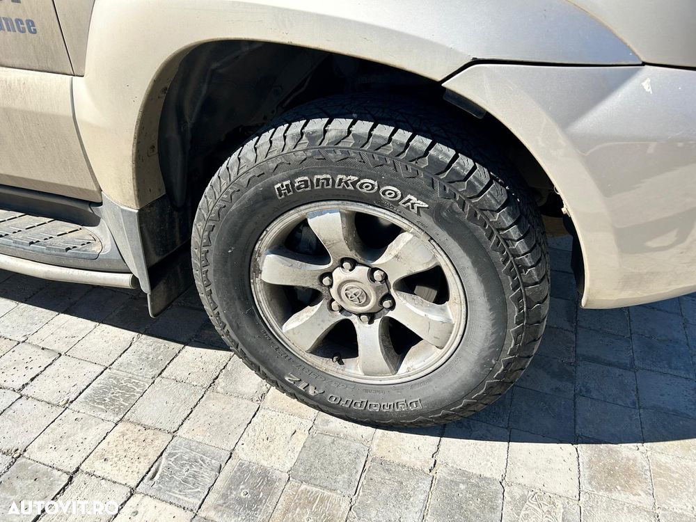 Toyota Land Cruiser - 8