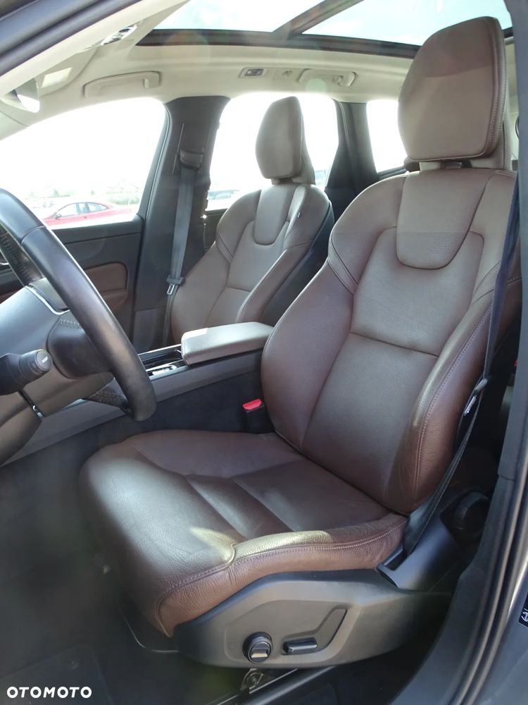 Volvo XC 60 T8 Twin Engine AWD Geartronic Momentum - 8