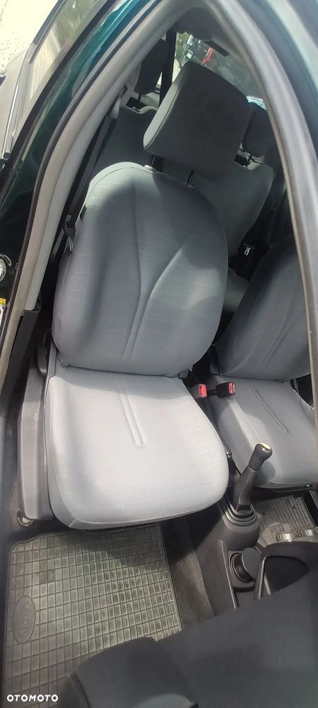 Toyota Yaris 1.3 Sol - 10