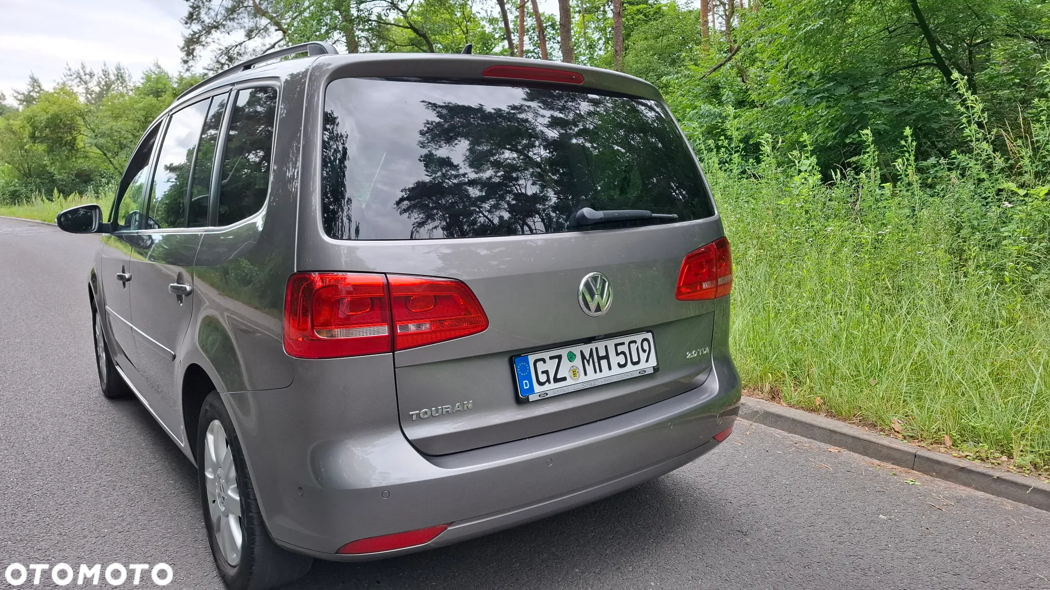 Volkswagen Touran 2.0 TDI DSG Highline - 5
