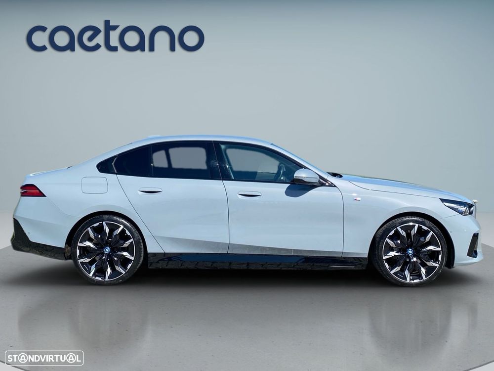 BMW i5 eDrive40 - 28