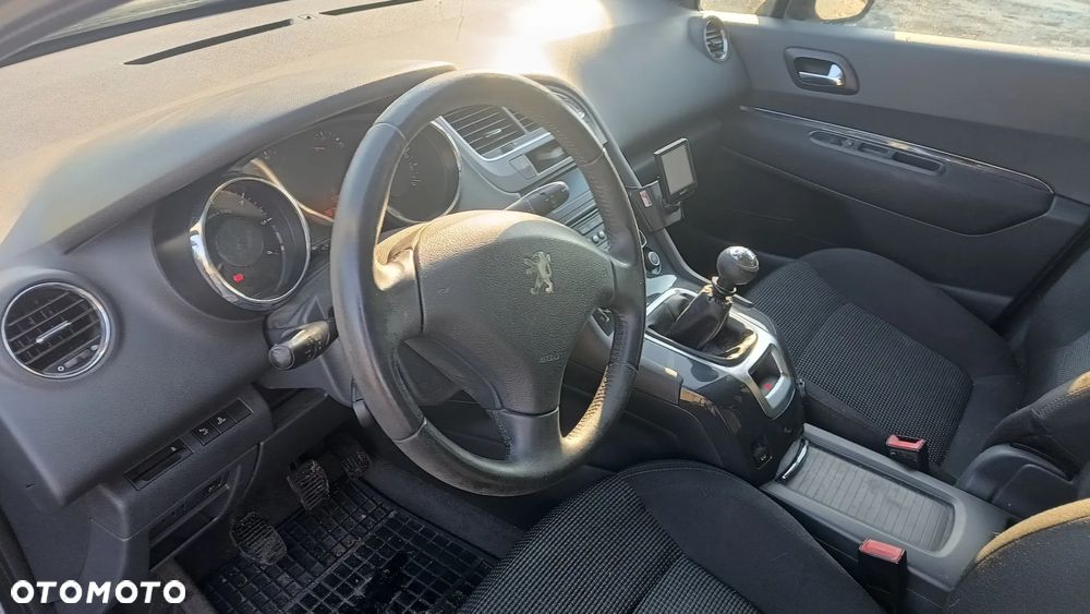 Peugeot 5008 - 9