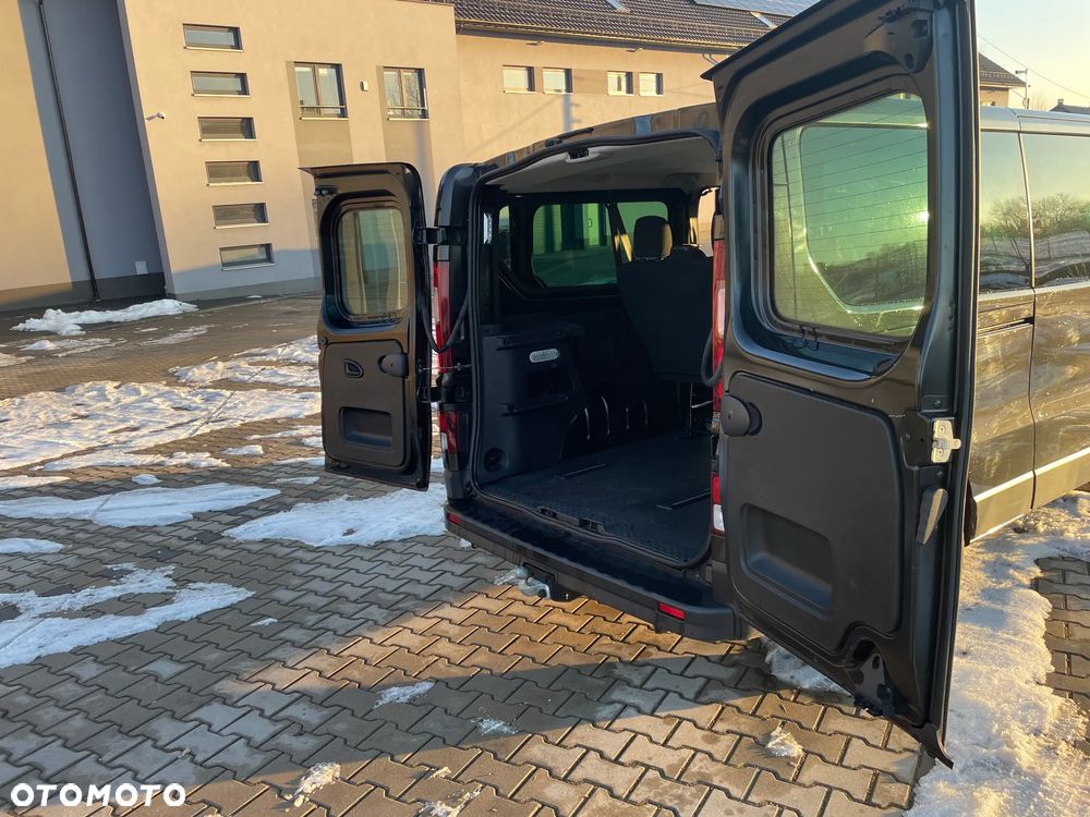 Renault Trafic 2.0 dCi - 11