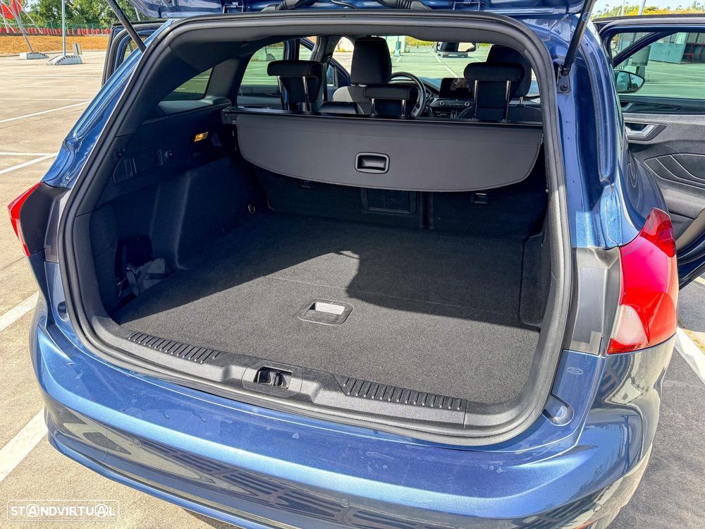 Ford Focus 1.0 EcoBoost S&S ST-LINE - 27