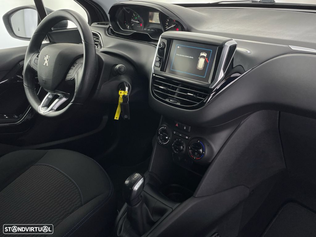 Peugeot 208 1.2 PureTech Signature - 24