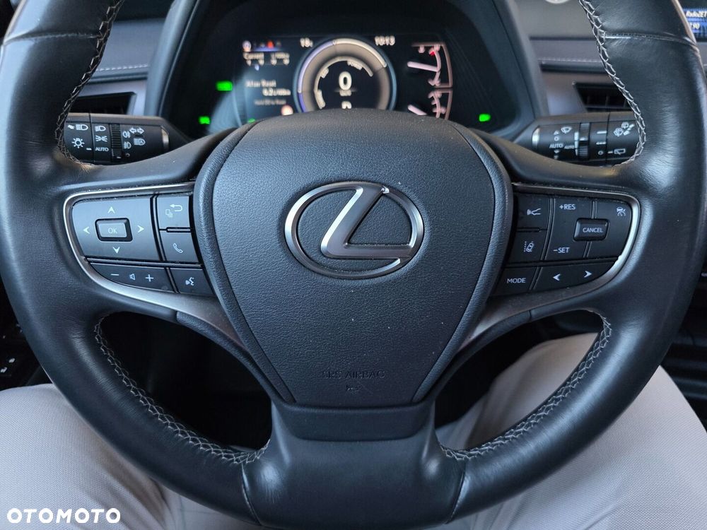Lexus UX - 11