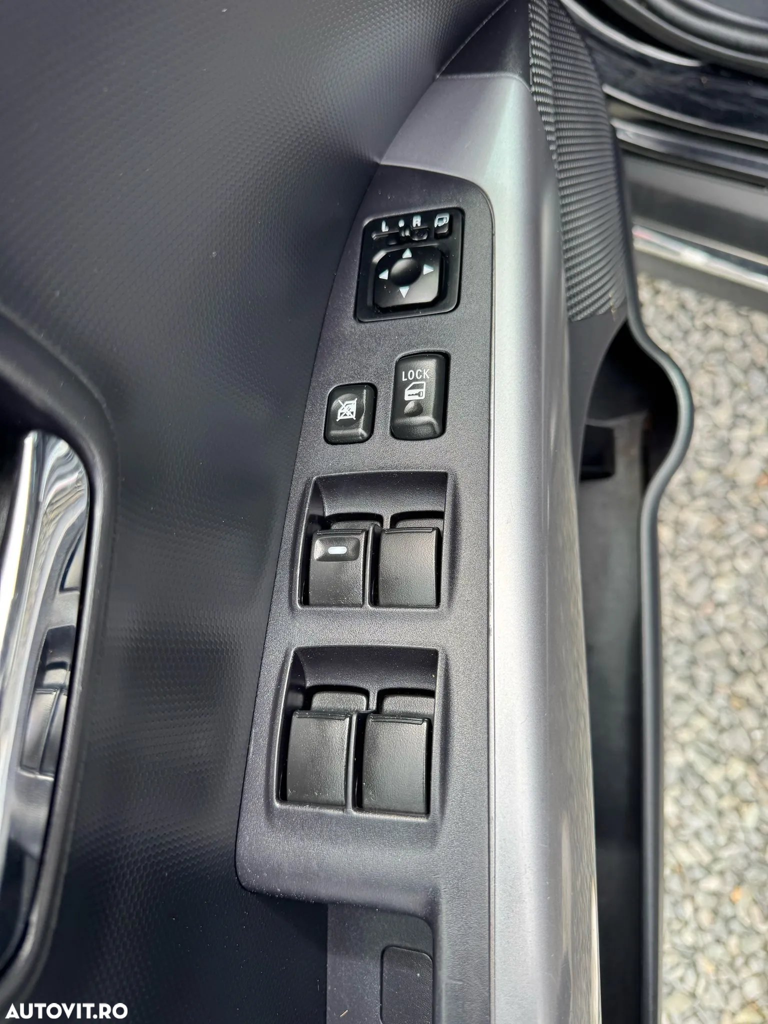 Mitsubishi Outlander - 37