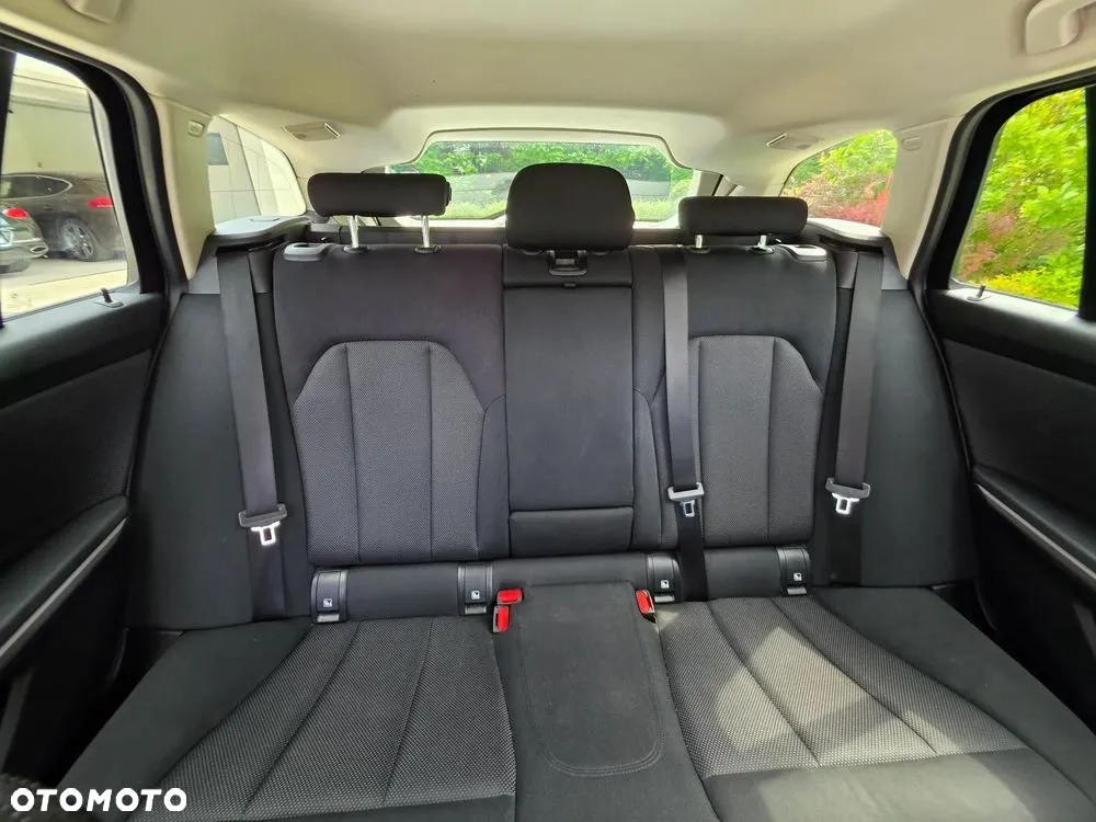 BMW Seria 3 318i Business Edition sport - 31