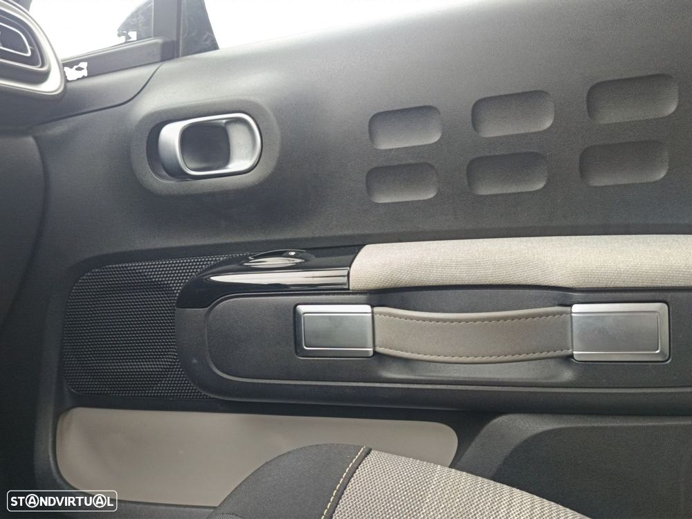 Citroën C3 1.2 PureTech Shine - 32