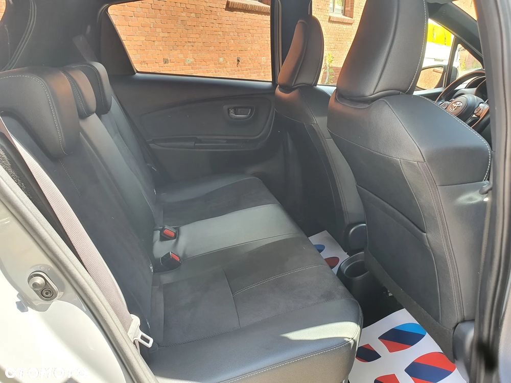 Toyota Yaris 1.5 VVT-i GR Sport - 13