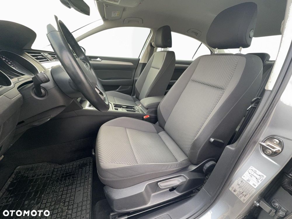 Volkswagen Passat - 23