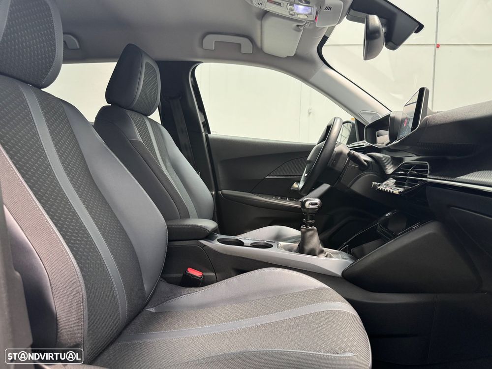 Peugeot 2008 1.2 PureTech Allure - 24