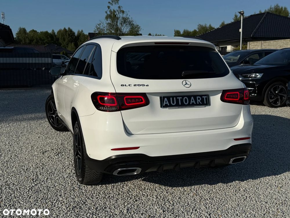 Mercedes-Benz GLC 200 d 4Matic 9G-TRONIC AMG Line - 11