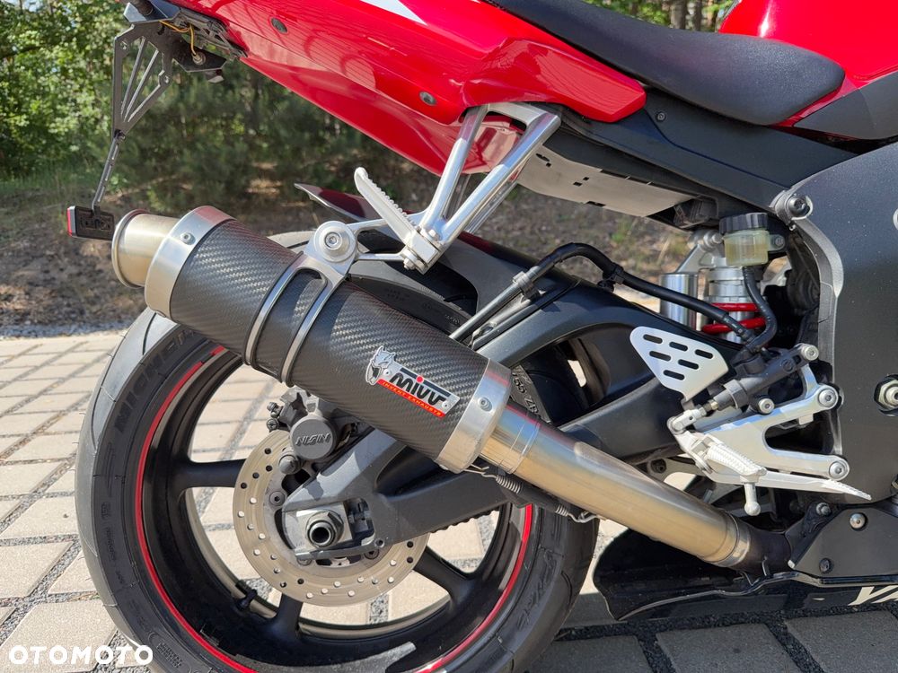 Yamaha R6 - 6