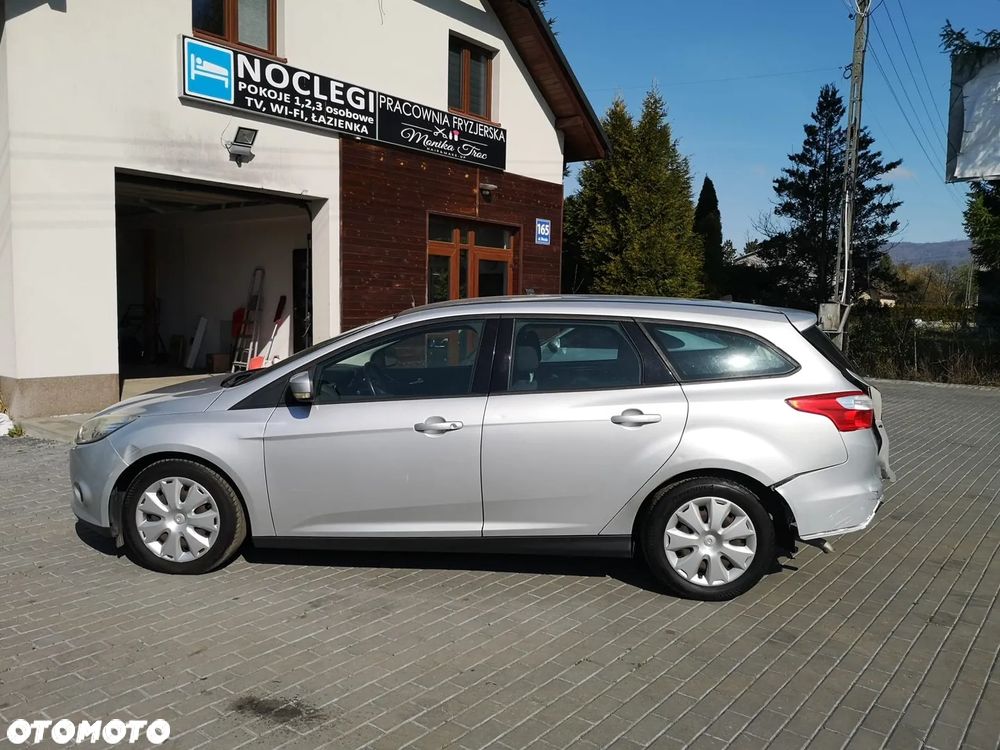 Ford Focus 1.6 TDCi DPF Ambiente - 6