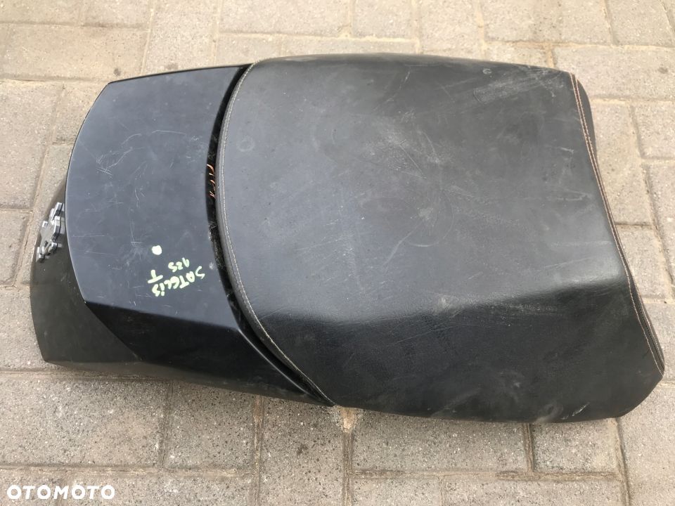 Siedzenie fotel kanapa tył Peugeot Satelis 125  06-12r - 2