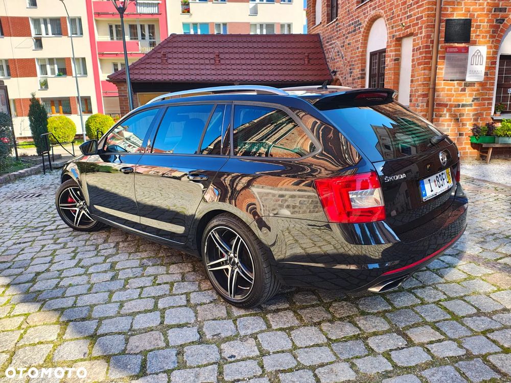 Skoda Octavia Combi 2.0 TDI RS - 4