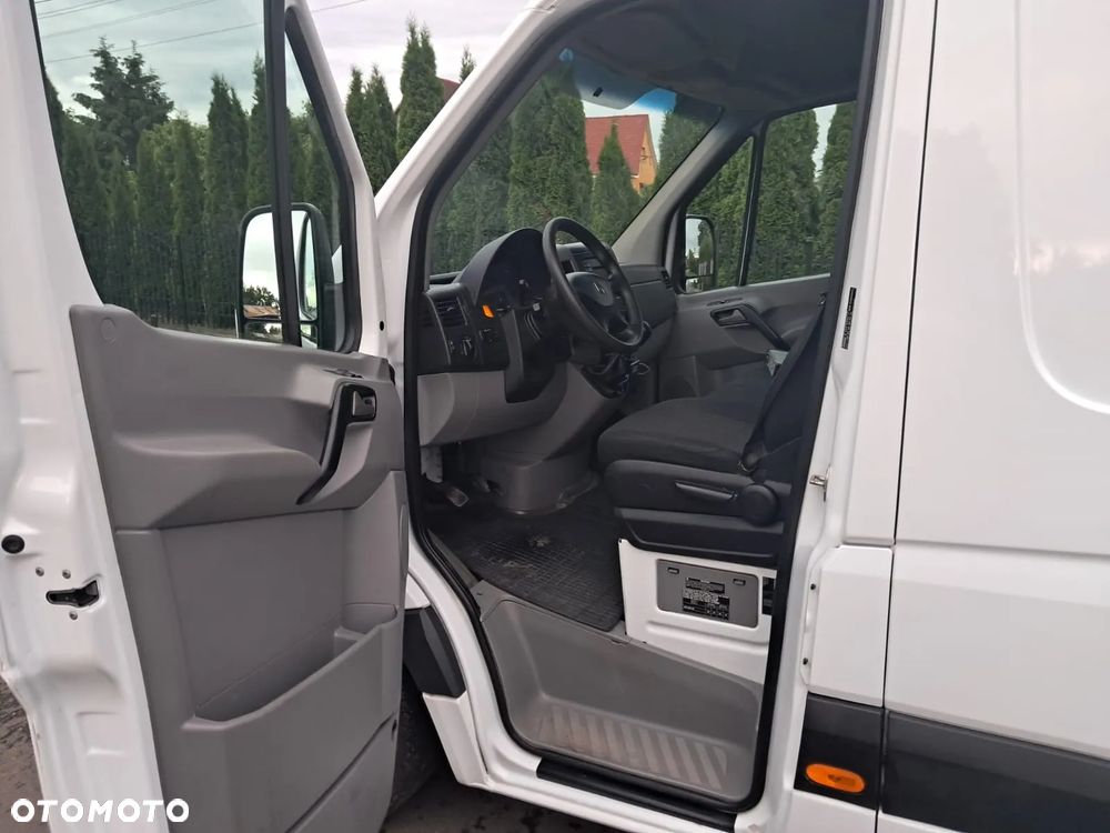 Mercedes-Benz Sprinter - 9