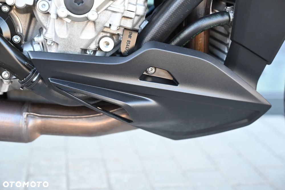 BMW XR - 12