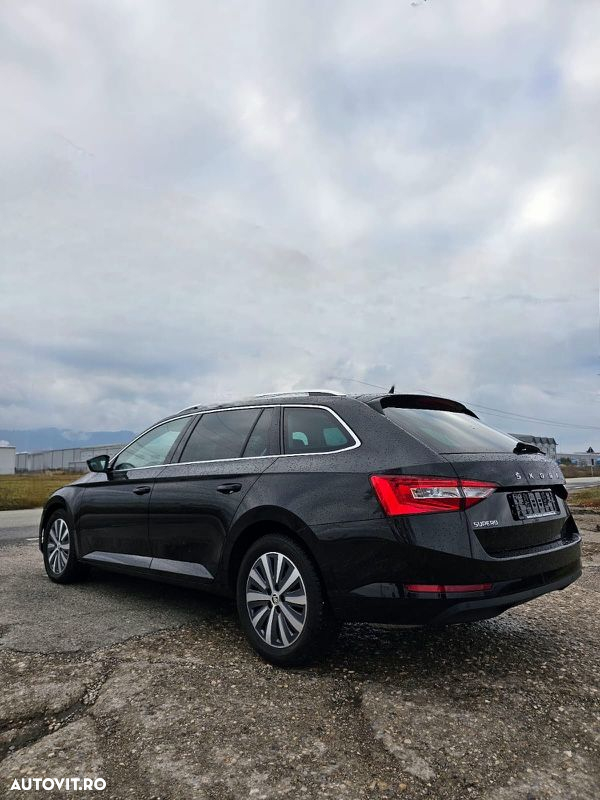 Skoda Superb 2.0 TDI DSG Ambition - 10
