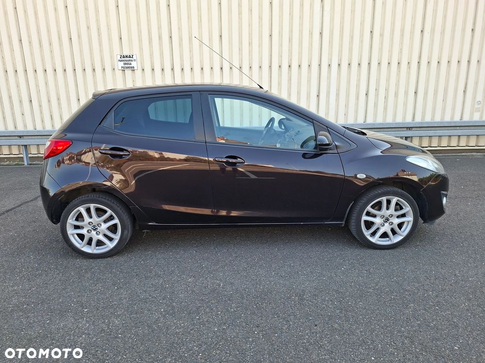 Mazda 2 - 10