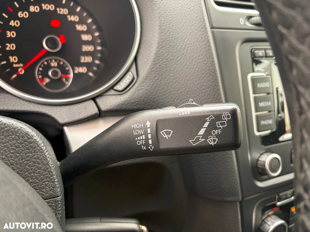 Volkswagen Golf 1.6 TDI DPF BlueMotion Technology Highline - 14