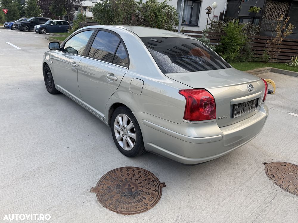 Toyota Avensis - 6