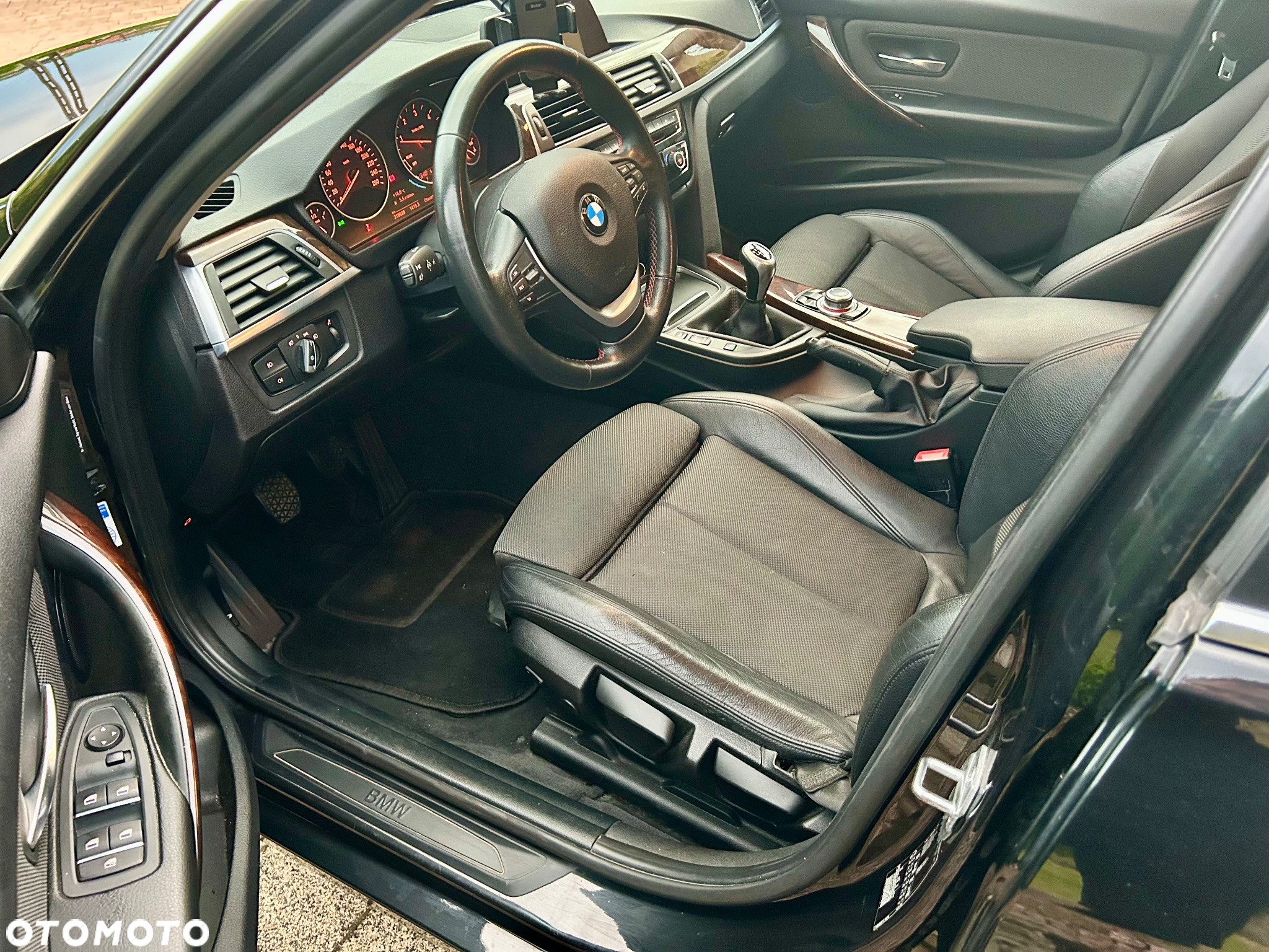 BMW Seria 3 320d Touring Sport Line - 23