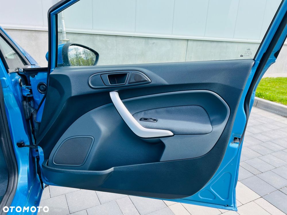 Ford Fiesta 1.25 Champions Edition - 30