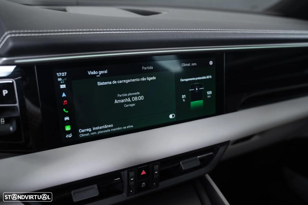Porsche Macan Electric - 38