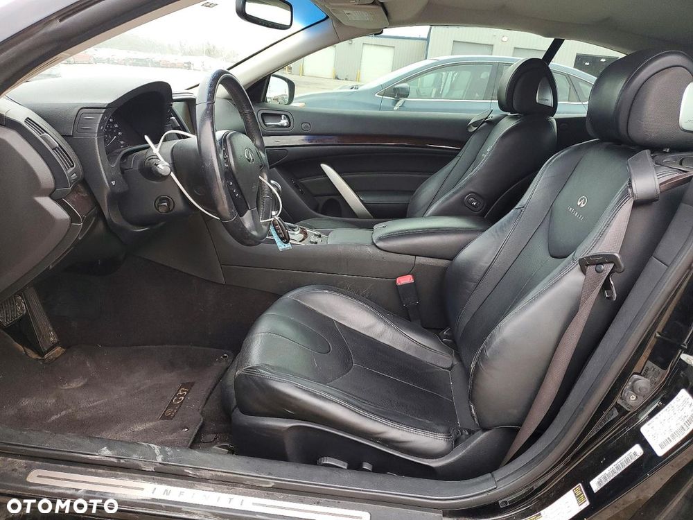 Infiniti G G37 - 8