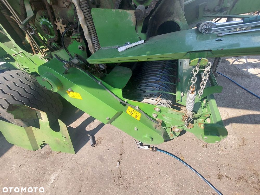 PODBIERACZ PRASA KRONE COMPRIMA F155 XC 2011R - 7