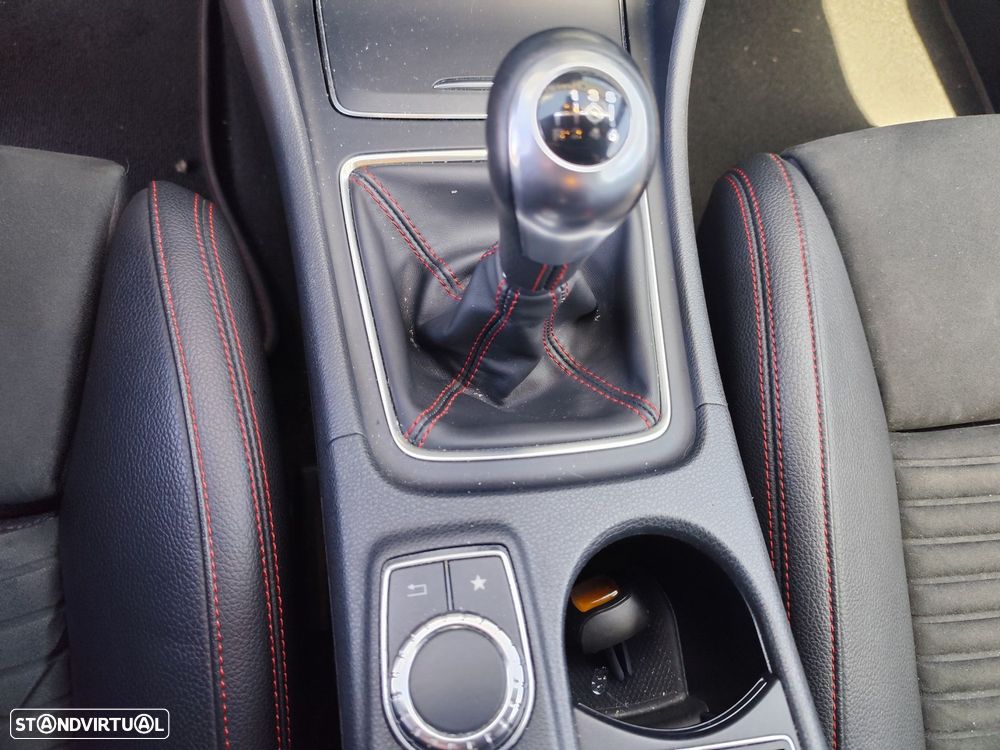 Mercedes-Benz CLA 200 d Urban - 23