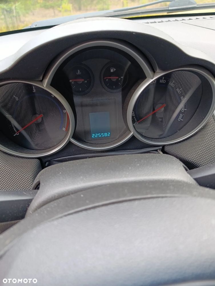 Chevrolet Cruze - 13