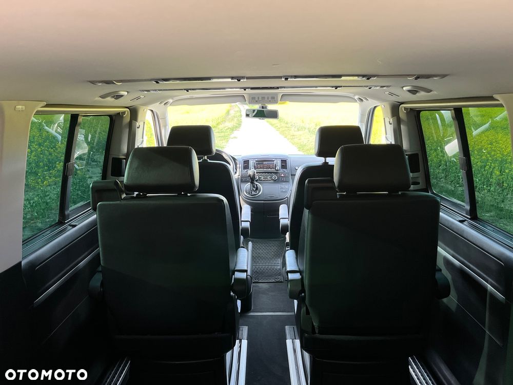 Volkswagen Multivan - 33