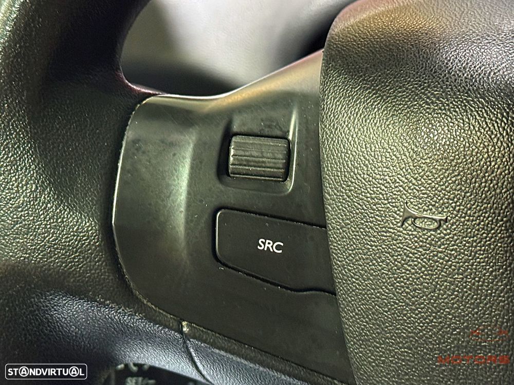 Peugeot 208 1.4 HDi SE Style - 21