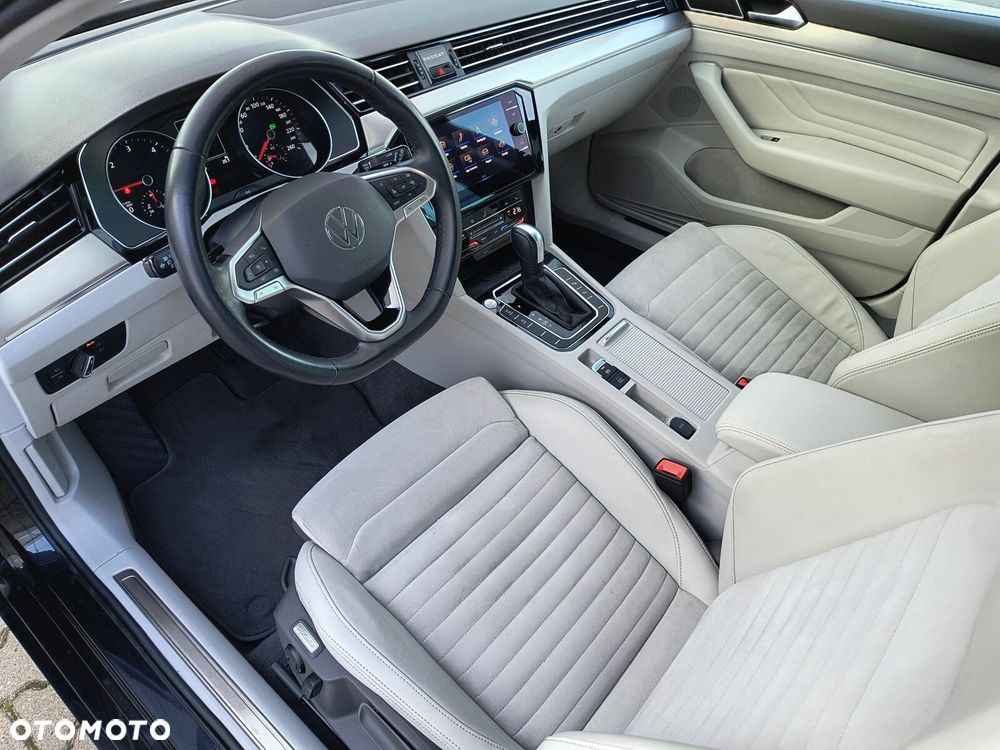 Volkswagen Passat 2.0 TDI Elegance DSG - 14