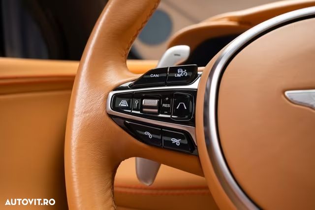 Aston Martin DBX - 13