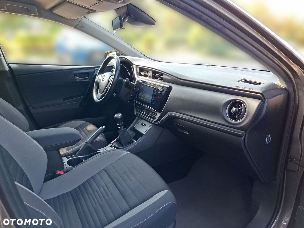 Toyota Auris - 17